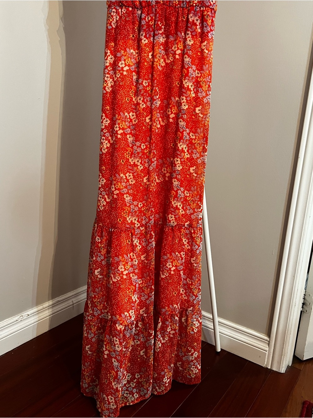 Luxology Red V-Neck Floral Top with Button Detail - Picture 6 of 11